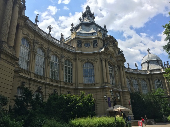 Budapest Exploring: Thermal Baths, Market Hall & Heroes Square