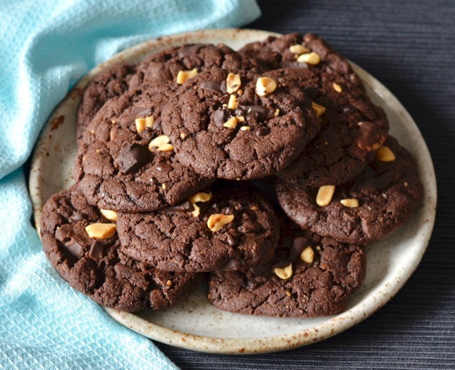 Dark Chocolate Peanut Cookies | I Spy Plum Pie
