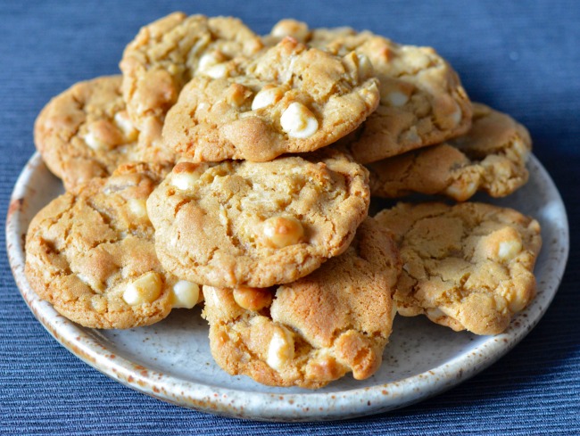 Ginger Macadamia Cookies | I Spy Plum Pie