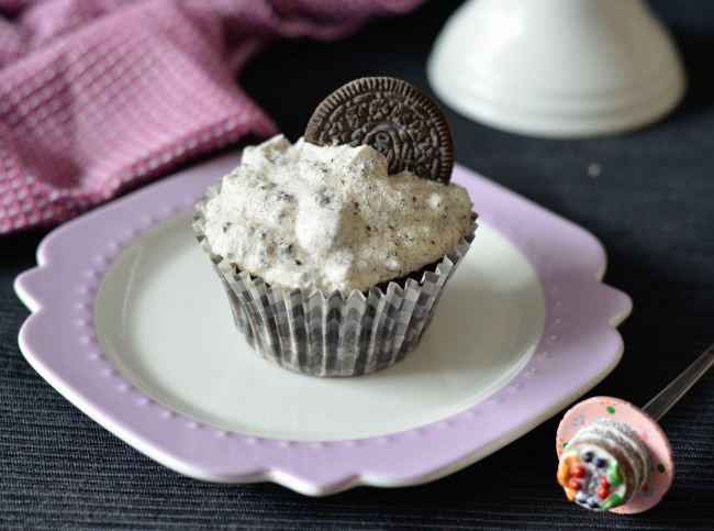 Vegan Cookies and Cream Cupcakes | I Spy Plum Pie